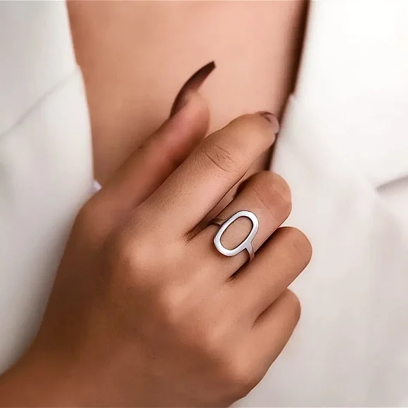 ⚜️𝟯𝟬%𝗢𝗙𝗙 𝗯𝘂𝗻𝗱𝗹𝗲𝘀 𝟯+⚜️ NEW Oval Minimalist Stainless Steel Ring - Picture 3 of 8